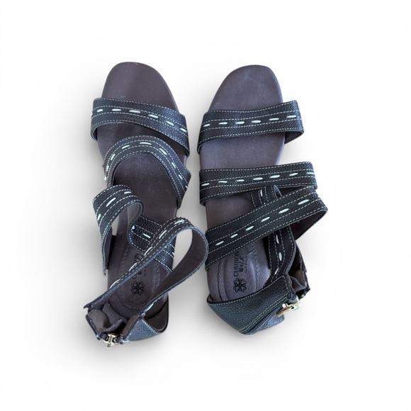 Cushion Walk by Avon Brown Strappy Sandals with White Stitching - Picture 4 of 4